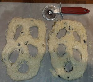 Fougasse aux olives noires et vertes 13