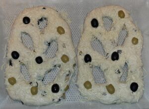 Fougasse aux olives noires et vertes 15