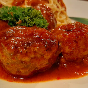 Boulettes de viande à la sauce tomate et mozzarella