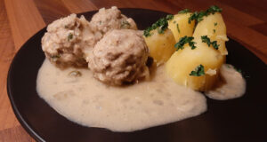 Boulettes de viande aux câpres (Königsberger Klopse)