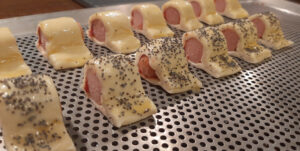 Saucisses feuilletées à la tomate