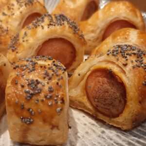 Saucisses feuilletées à la tomate