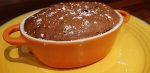 Soufflé au chocolat et aux griottes