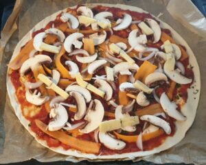 Tarte façon pizza aux légumes et munster-morbier