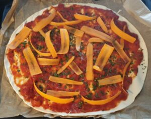 Tarte façon pizza aux légumes et munster-morbier