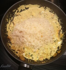 Riz à la crème de soja, aux champignons et au curry