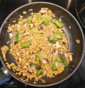 Risotto de coquillettes aux asperges vertes et aux champignons