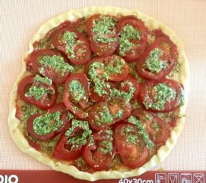 Tarte à la tomate au pesto