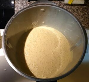 Crêpes au Thermomix (rhum, vanille et amande amère)