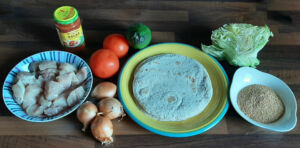 Galettes de fajitas maison. Tortillas mexicaines poulet, avocat et tomate