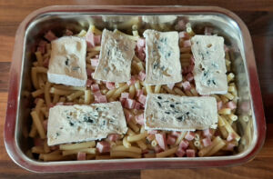 Gratin de pâtes macaroni au fromage bleu de bresse