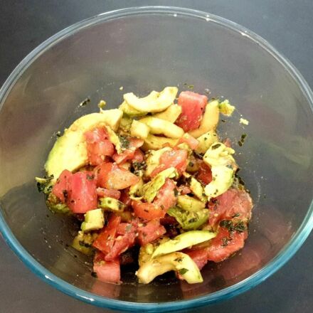 Salade concombre tomate avocat