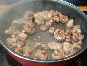 Rognons de veau à la crème fraîche flambés au cognac