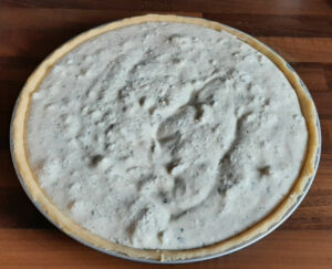 Tarte au fromage blanc, allumettes et fines herbes