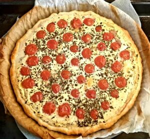 Tarte façon quiche aux tomates cerises mozzarella di Bufala et basilic