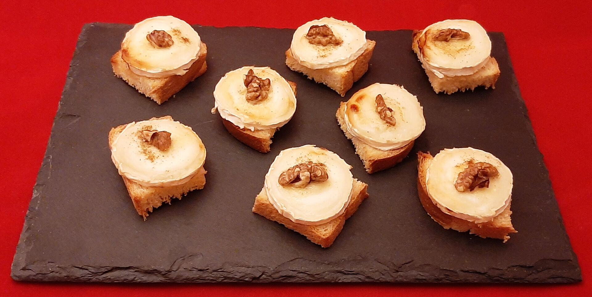 Toast Chèvre Chaud Miel Pain De Mie Toast chèvre miel. Amuse-bouche chaud facile et rapide pour un apéritif