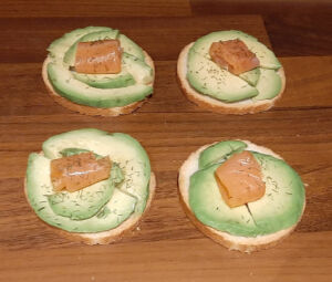 Toast avocat saumon