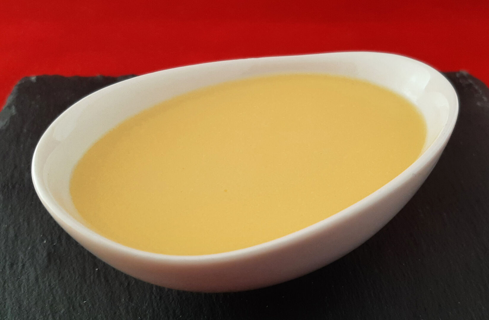 Sauce hollandaise légère. Recette pour poisson et asperge