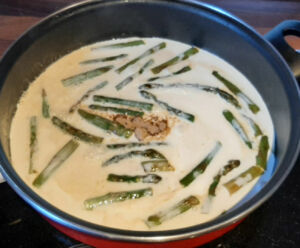 Œuf cocotte aux asperges vertes