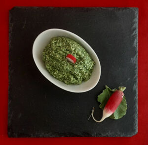 Pesto fanes de radis