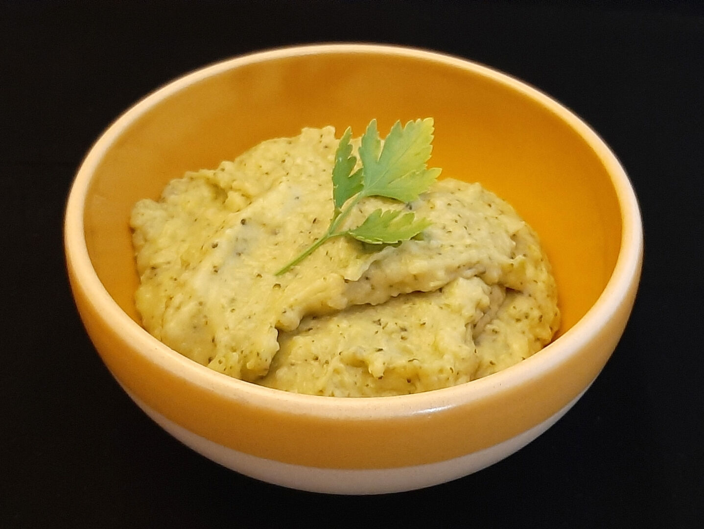 Purée de brocolis et de pommes de terre. Recette économique et saine.