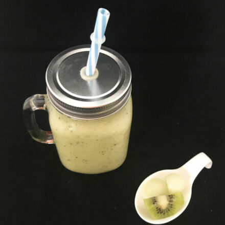 Smoothie melon jaune et kiwis