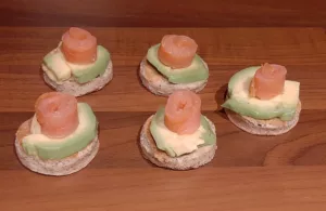 Blinis saumon avocat