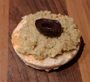 Blinis tapenade