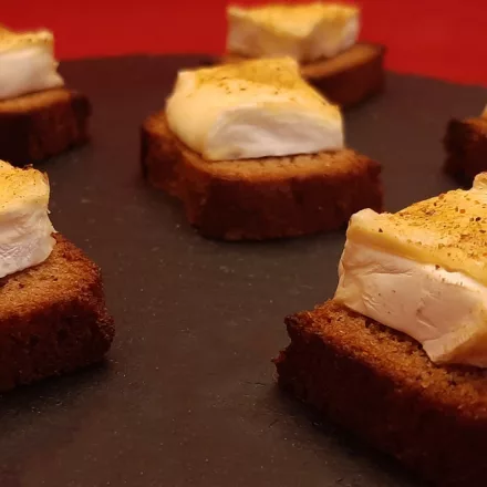 Toasts camembert