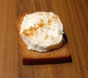 Toast pain d'épices chèvre miel